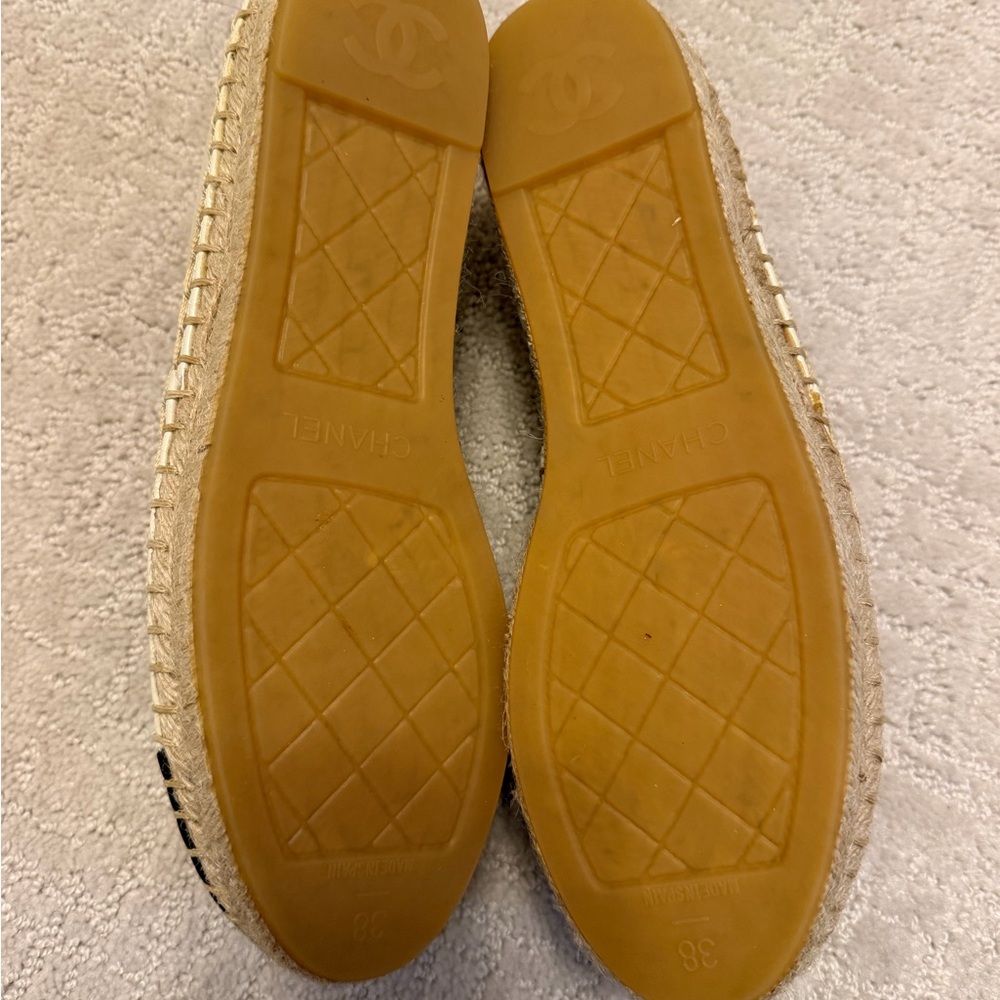 CHANEL Women's Black and Cream Espadrilles - Picture 3 of 4